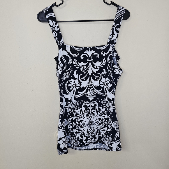 White House Black Market Black and White Floral Tank Top - Picture 5 of 13